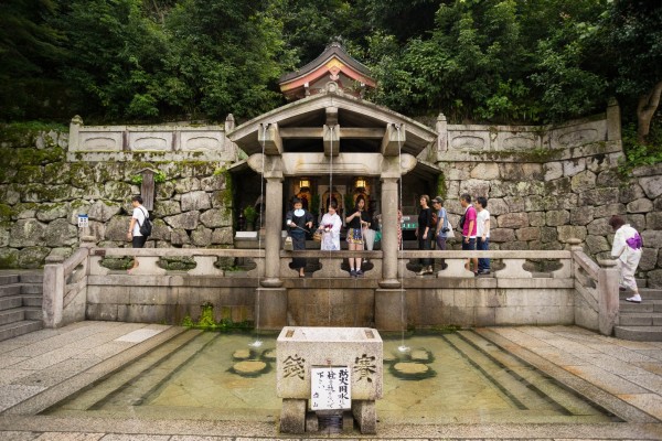 otowa waterfall