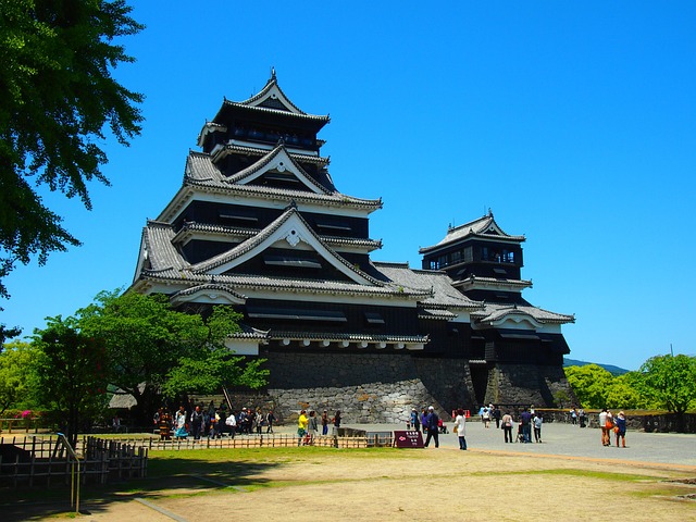 the massive Kumamoto Castle