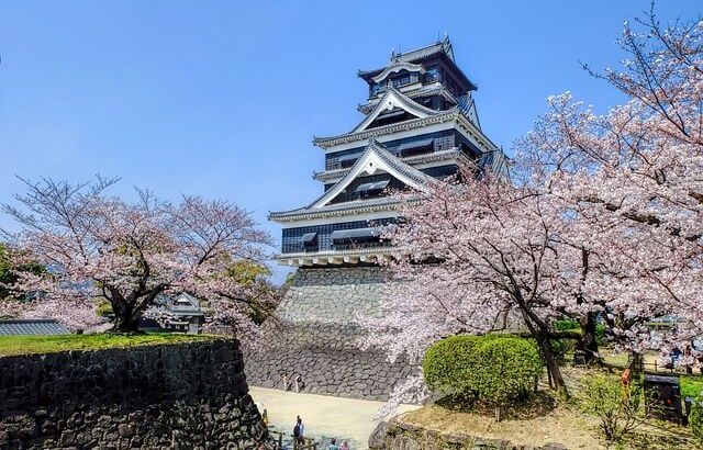 the imposing Kumamoto Castle